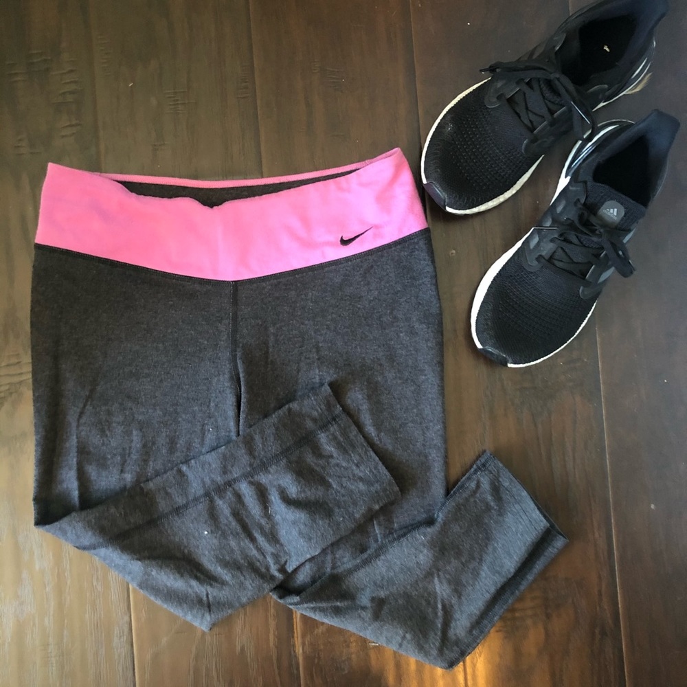 Nike Capri High Waisted Workout Leggings size M